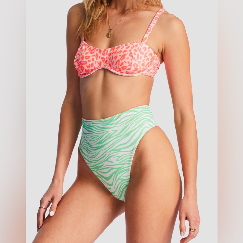 NWT Reversible Billabong Bikini